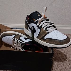 NIKE Air Jordan 1 Low